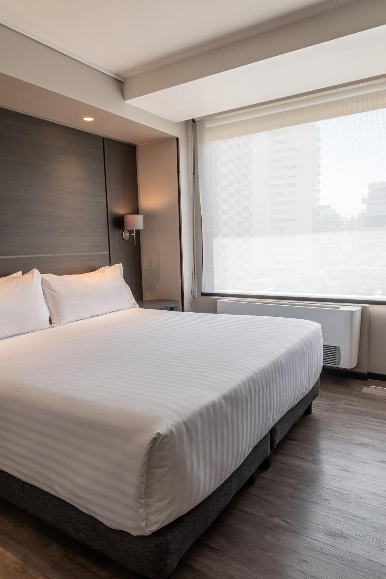 Ola Santiago Providencia, Tapestry Collection By Hilton Hotel Kültér fotó